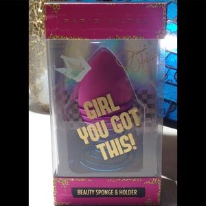 Paris Hilton Beauty Holder & sponge